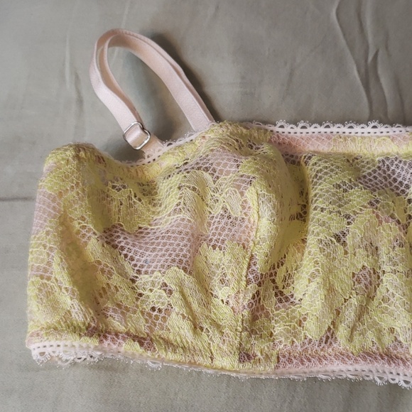 BUY 1 GET 1 FREE VICTORIA SECRET STRAPLESS BRA - Picture 2 of 7